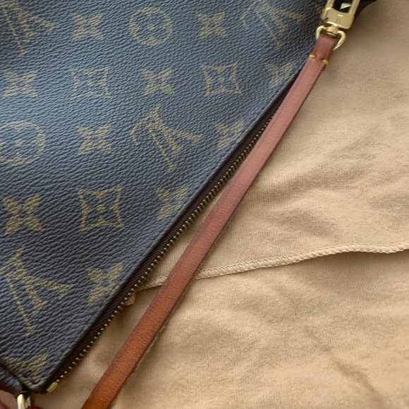 Louis Vuitton Pochette - Picture 10 of 10